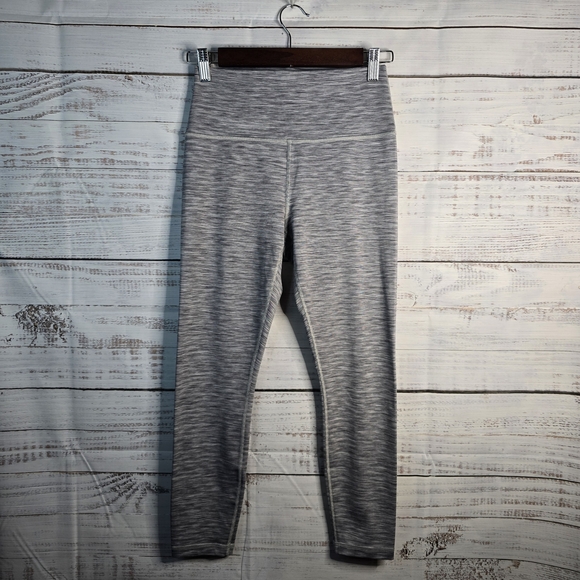 Athleta Pants - Athleta Textured 7/8 Gray High-Waisted Tight Leggings Womens Size Medium